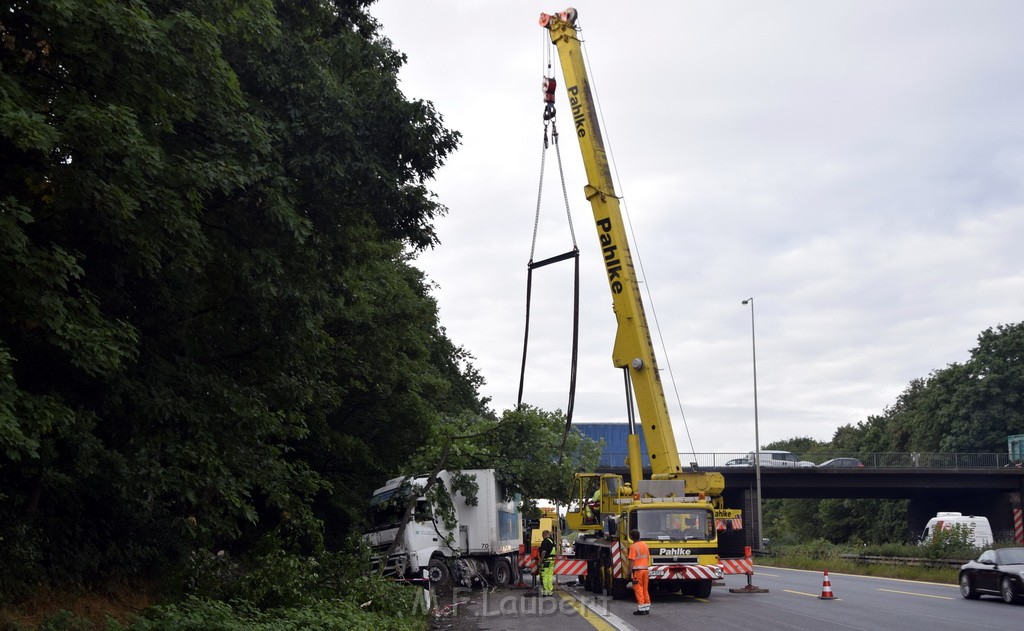 Schwerer VU A 3 Rich Oberhausen Hoehe AK Leverkusen P402.JPG - Miklos Laubert